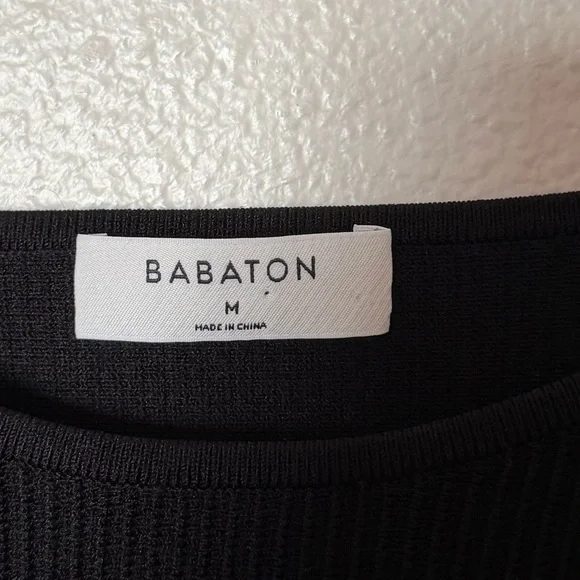 Aritzia Babaton Black Ribbed Sculpt Knit Cropped Longsleeve Women’s M - Picture 5 of 6